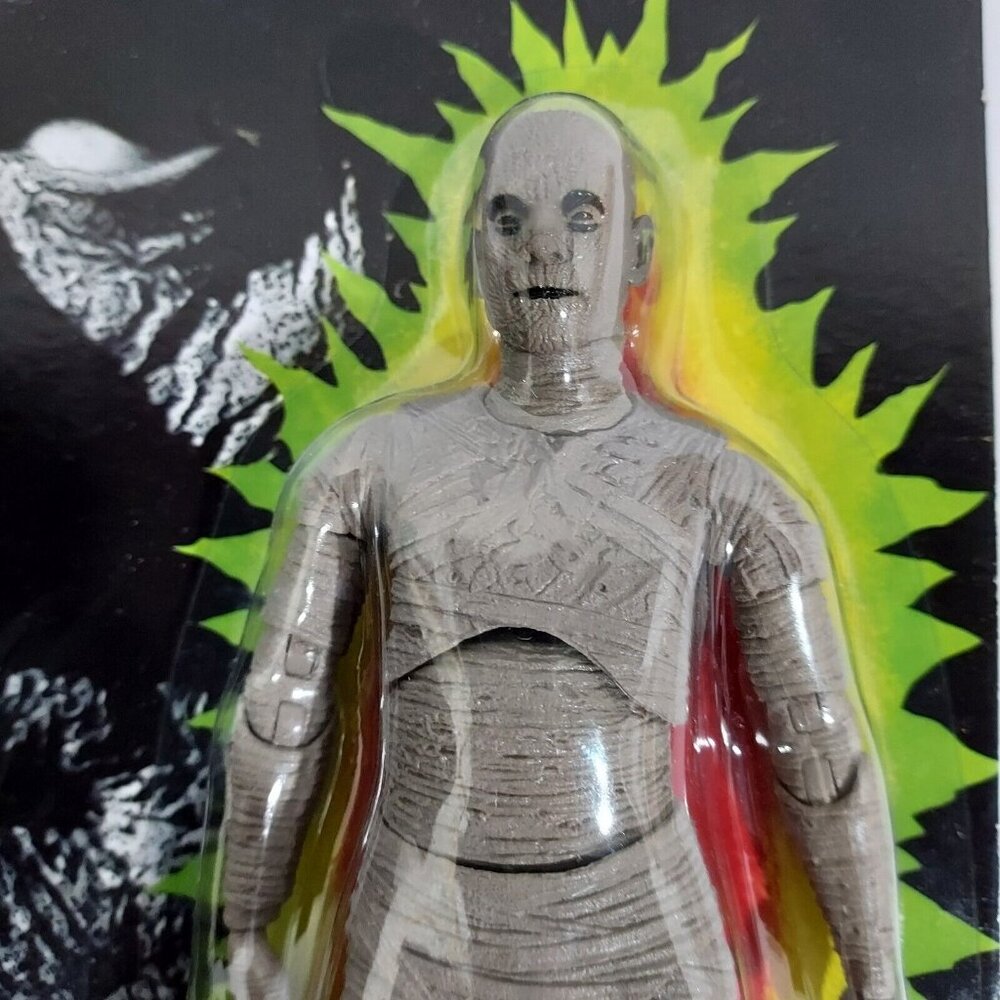 VHS The Mummy 1932 Version Universal Glow In The Dark 8" Figure Both Sealed - Picture 7 of 15